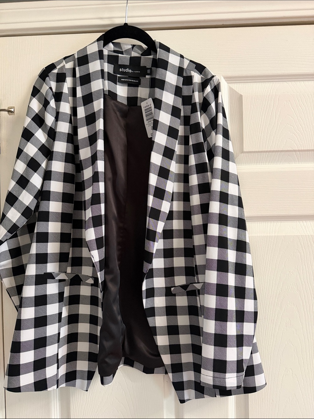 Brand new with tags Torrid 00 M/L size 10 checkered blazer
